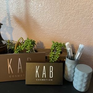 KAB cosmetics eyeshadow palette + contour palette